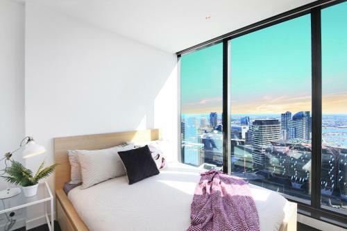 A Stylish Cbd Apartment With A Stunning View