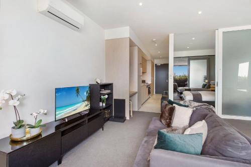 Convenient City Apartment With Resort-style Extras