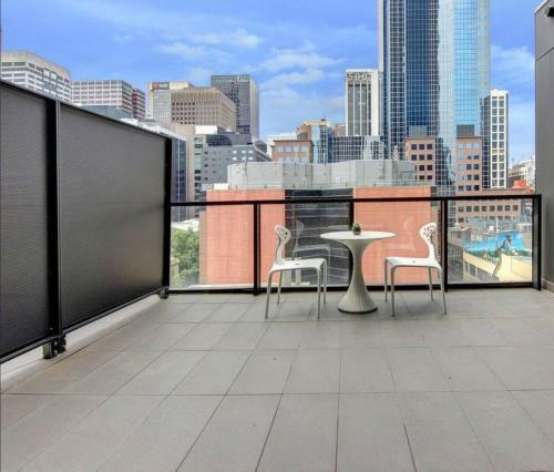 Readyset Apartments On Little Collins