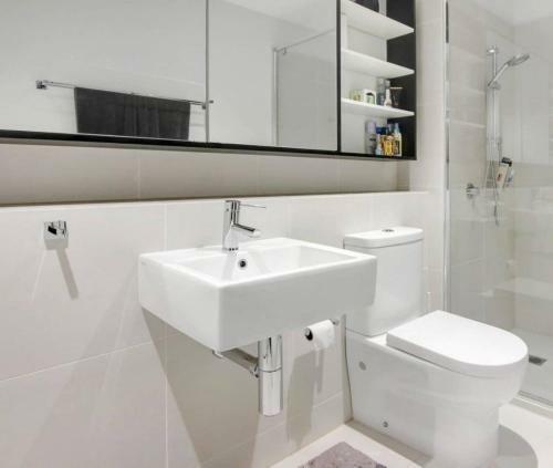 Readyset Apartments On Little Collins