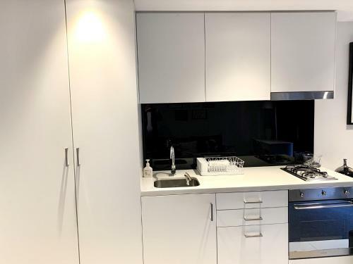 Readyset Apartments On Little Collins