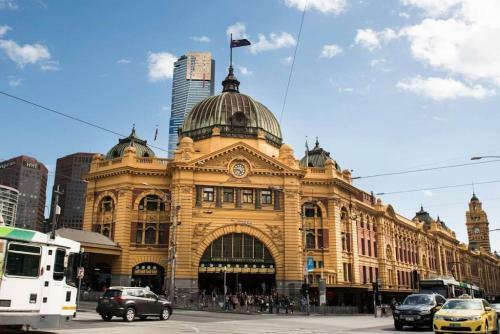 Readyset Apartments On Spencer West