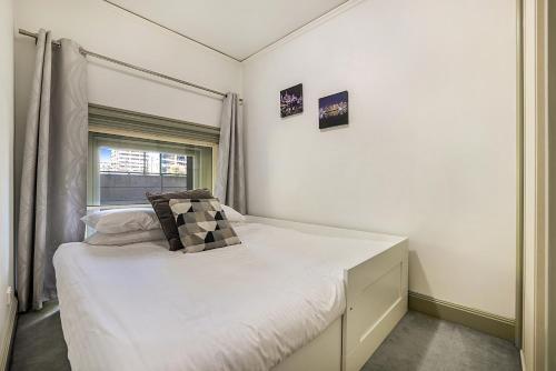 Apartamento Comfy 2-bed Unit In Cbd With Pool, Parking And Gym