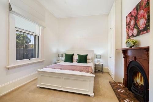 2-bed House With Patio Near Bars And Restaurants