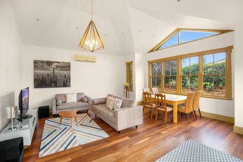 Magnificent Cotillion By Your Innkeeper Mudgee