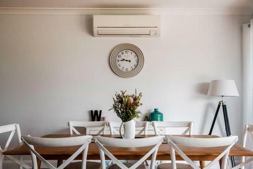 Waratah Up Douro By Your Innkeeper