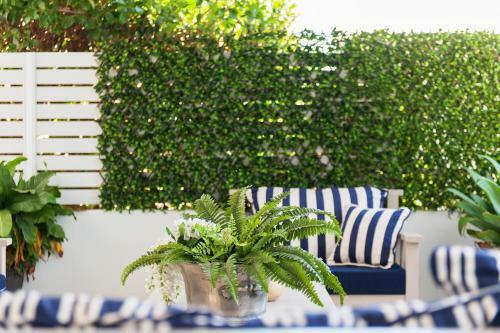 Arabella - Stylish Seaside Sanctuary With Views