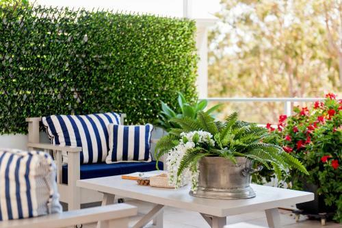 Arabella - Stylish Seaside Sanctuary With Views