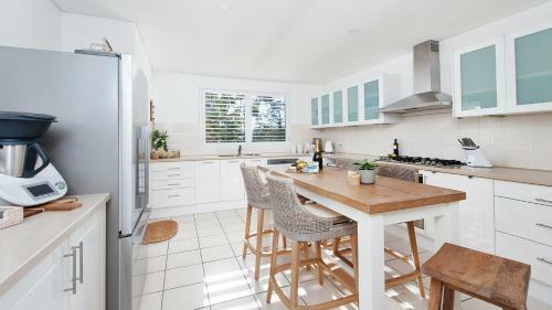 Arabella - Stylish Seaside Sanctuary With Views