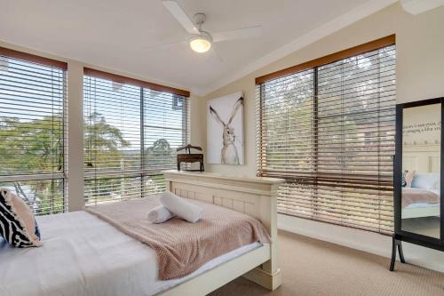 Stylish & Relaxed Lake Home // Narrabeen