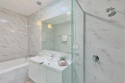 Beautiful Duplex // 3 Min To Beach