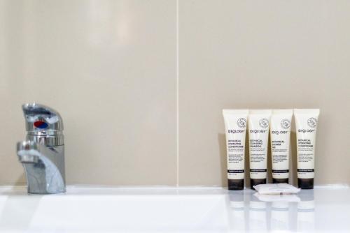 Relaxing Beach Home // Short Stroll From Beach