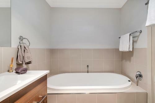 Relaxing Beach Home // Short Stroll From Beach