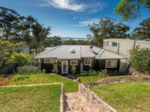 Beach House At Nelson Bay