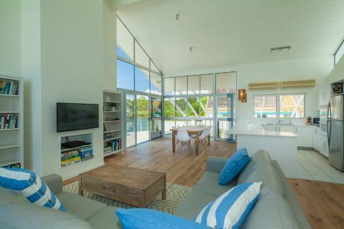 34 Cooran Court