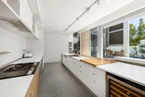 Ultimate Light And Space, Noosa Heads