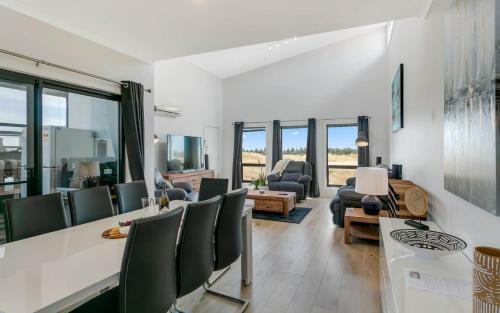 Fairway 1 - 9-19 Troon Drive