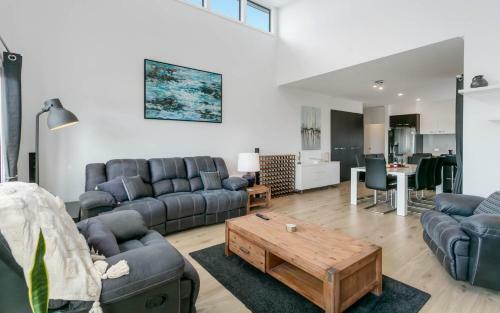 Fairway 1 - 9-19 Troon Drive