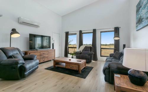 Fairway 1 - 9-19 Troon Drive