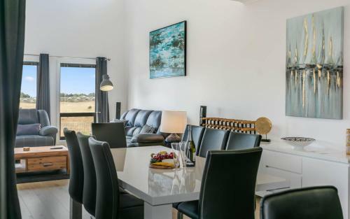 Fairway 1 - 9-19 Troon Drive