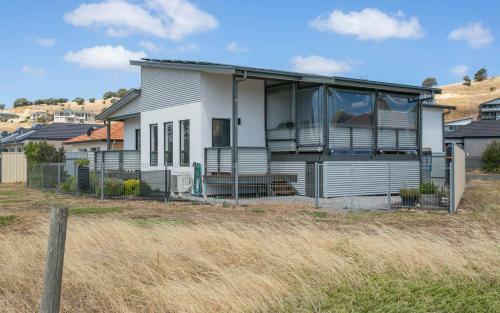 Fairway 1 - 9-19 Troon Drive