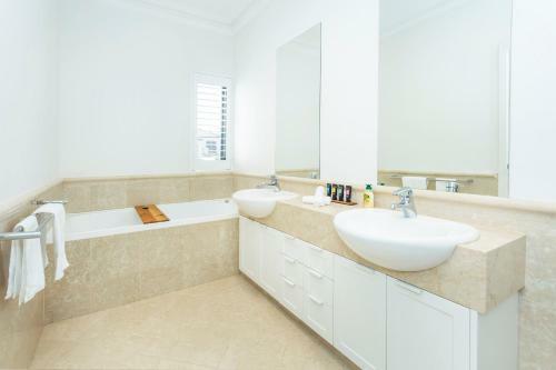 Villa Cottesloe Aqua Retreat - Executive Escapes