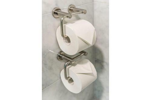 Modern Room W Rooftop Terrace - Centrally Located