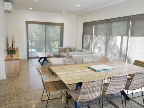 Anderson Ave, Sandy Point - 4 Bedroom, 3 Bathroom, Sleeps 8