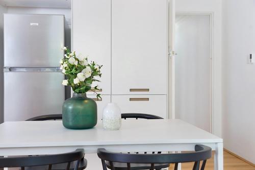 Charming Parkside Apartment In Quiet Area