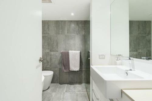 Apartamento Modern Bronte Apt. W/ Ocean Views, Just Minutes Walk To Beach!