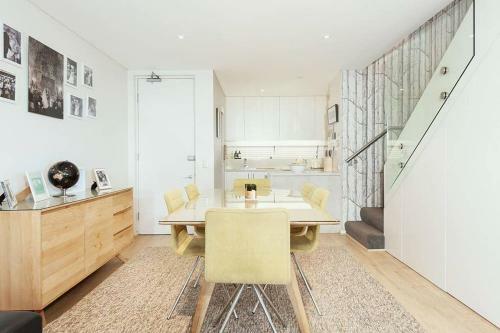 Apartamento Modern Bronte Apt. W/ Ocean Views, Just Minutes Walk To Beach!