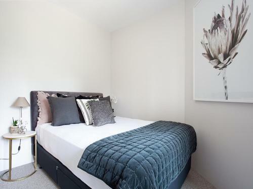 The Hydeaway-luxe Hyde Park City Apartment-hosted By Labode Accommodation