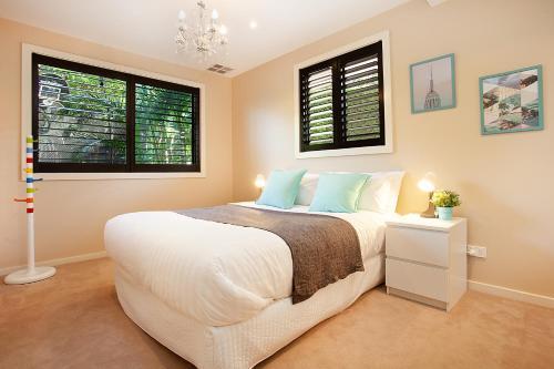 Spacious Family Entertainer Minutes From Manly Beach