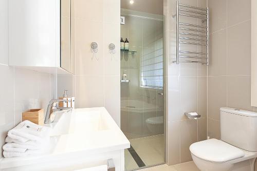 Spacious Family Entertainer Minutes From Manly Beach