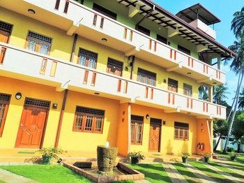 Green View Hotel