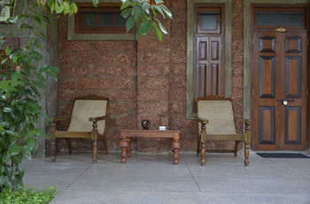 Airport City Hub Hotel