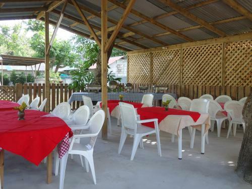 Hostal Chez Michellin Pensions Residence