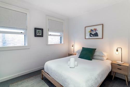 Modern Double Bay Apartment // 2 Min Walk To Beach