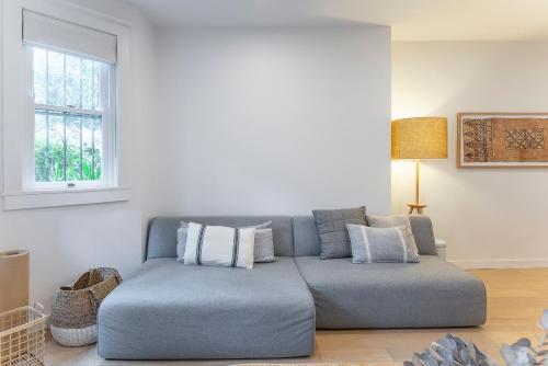 Modern Double Bay Apartment // 2 Min Walk To Beach