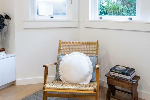 Modern Double Bay Apartment // 2 Min Walk To Beach