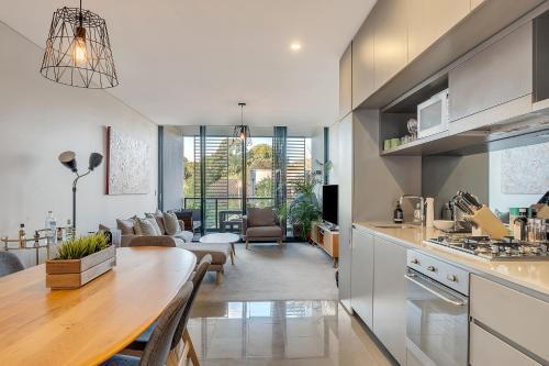 Stylish Camperdown Apartment And Parking Inc