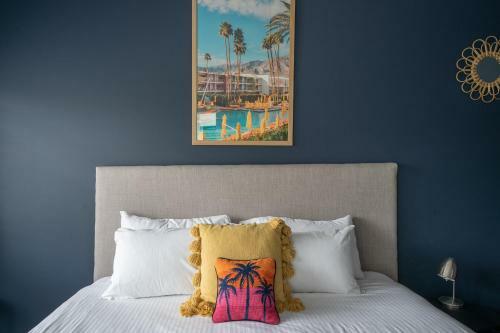Stylish Beach Home // Moments From Water