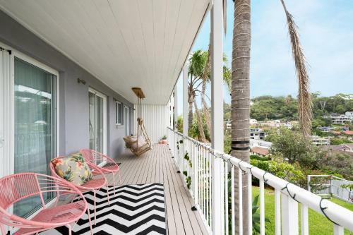 Stylish Beach Home // Moments From Water