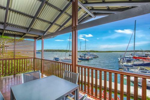 Hotel Tin Can Bay Marina Villas
