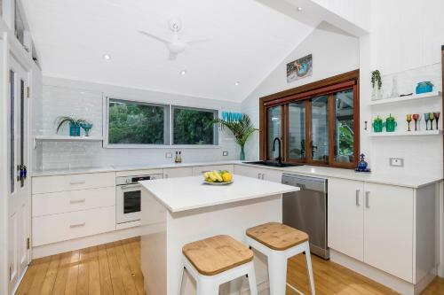 Gorgeous Home 3 Mins To Strand