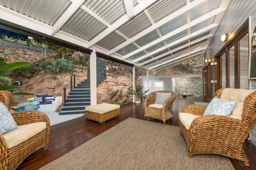 Gorgeous Home 3 Mins To Strand