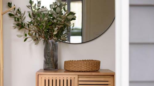 Trentham Central Villas - 6 Br / Ensuite / Sleeps 12