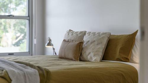 Trentham Central Villas - 6 Br / Ensuite / Sleeps 12