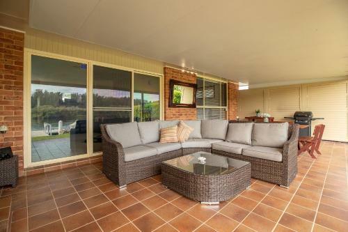 A Waterfront On Palmway