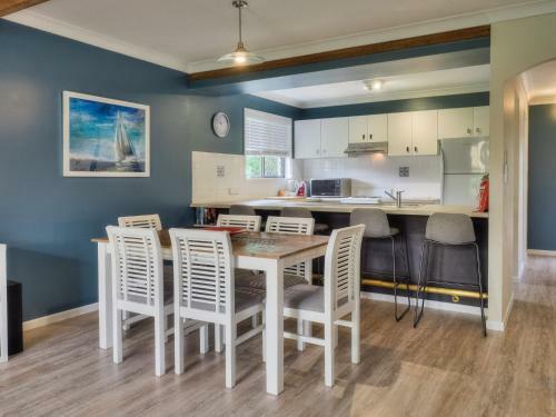 Harbour Court On The Bay